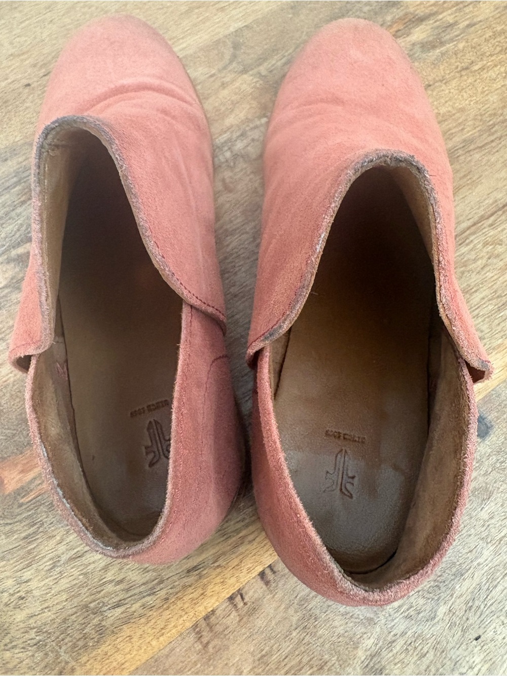 Frye Elyssa Women's Suede Ankle Booties in Dusty Rose - Picture 4 of 5